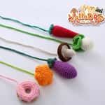 【Fussie Cat 礦物貓砂 Exchange item】HelloDOG 玩具嚴選 貓貓木柄逗貓棒 素菜系列 1件 (隨機款)