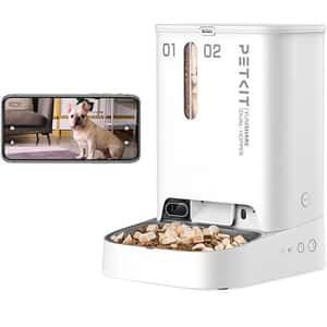 PetKit YumShare Dual-Hopper自動飼食器，白色雙料倉設計，帶手機App顯示法國鬥牛犬影像