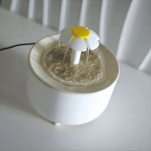 HelloDOG HelloDOG 寵物用品嚴選 有腳花朵噴泉飲水機 貓狗飲水器   正面圖